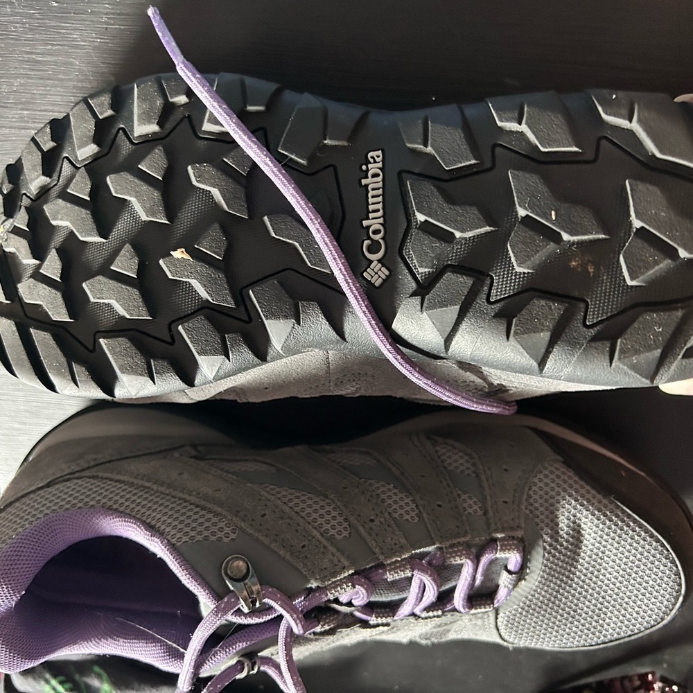 Columbia Women's Gray and Purple Sneakers